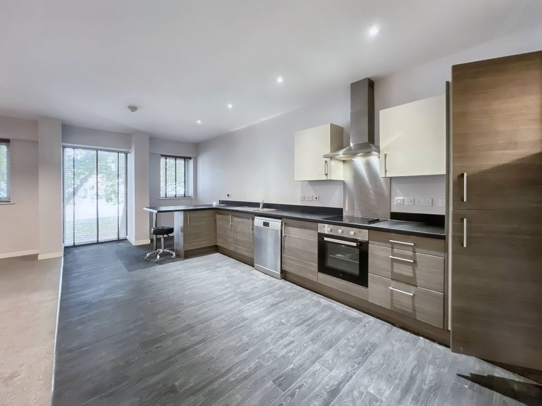 6 St. Edmund House, Rope Walk, Ipswich, Suffolk, IP4 1NF lot image - 10