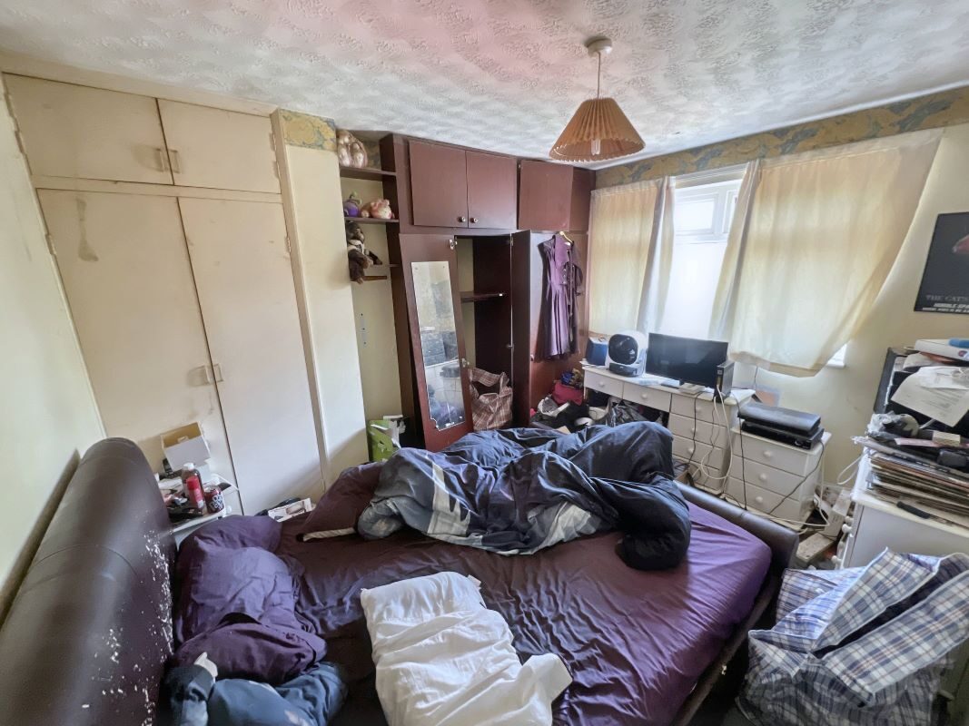 259 Humber Doucy Lane, Ipswich, Suffolk, IP4 3PF lot image - 4