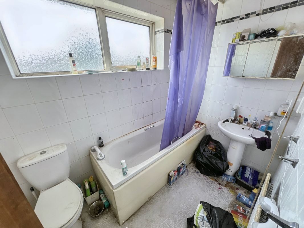 259 Humber Doucy Lane, Ipswich, Suffolk, IP4 3PF lot image - 6