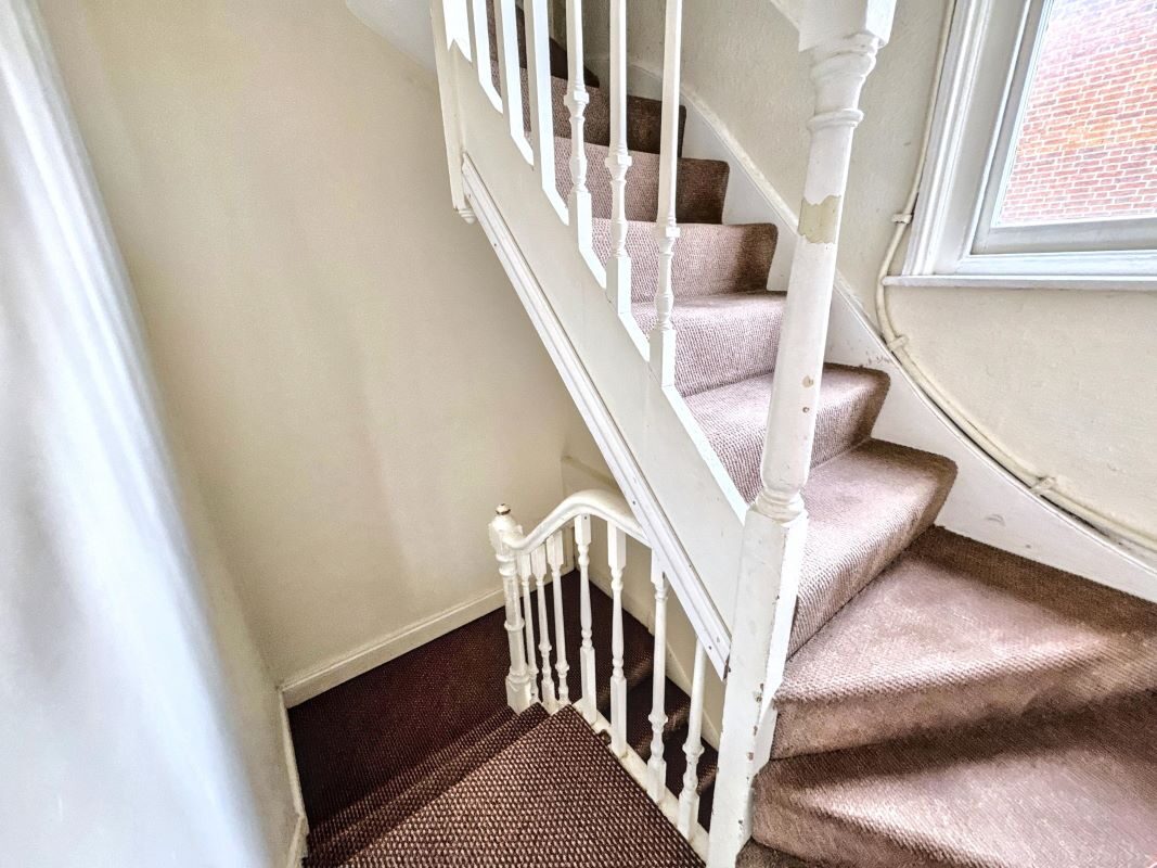 Flat 4, 16 Willoughby Road, Ipswich, Suffolk, IP2 8AP lot image - 1