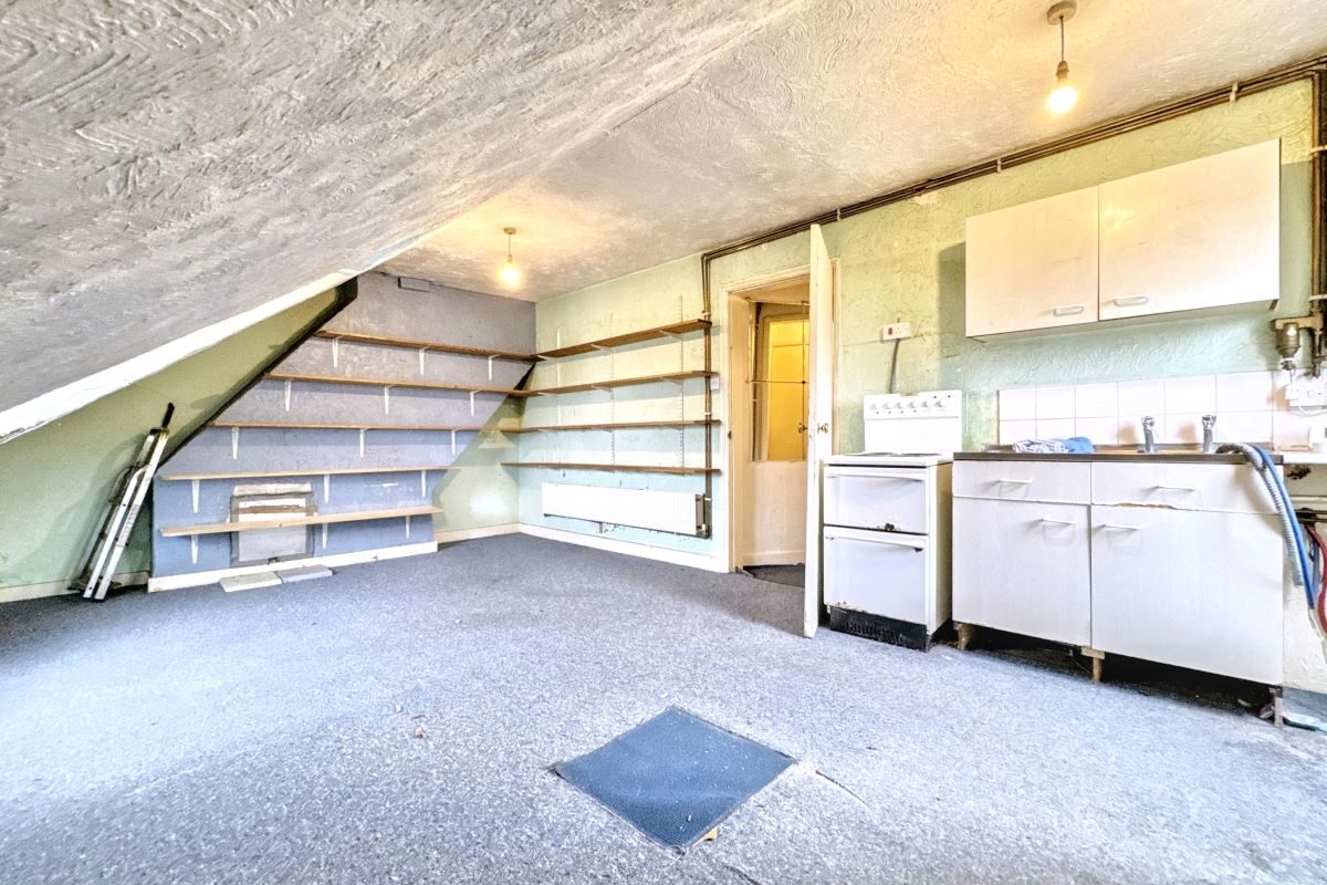 Flat 4, 16 Willoughby Road, Ipswich, Suffolk, IP2 8AP lot image - 2