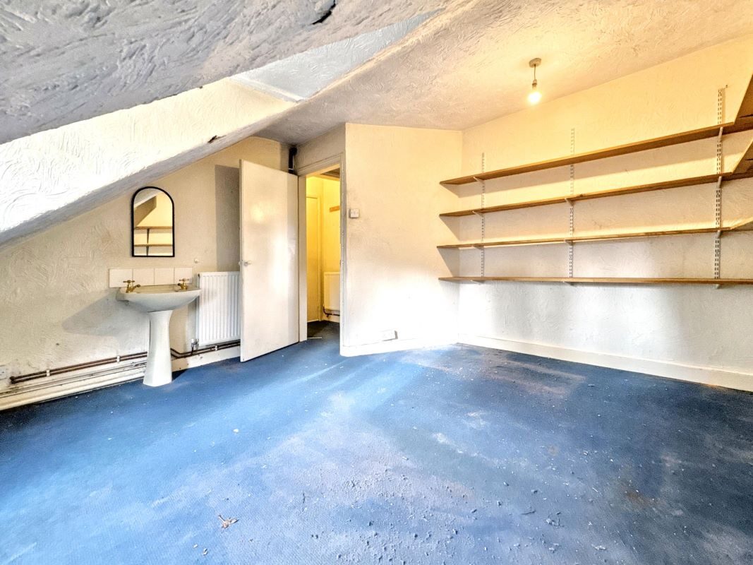 Flat 4, 16 Willoughby Road, Ipswich, Suffolk, IP2 8AP lot image - 3