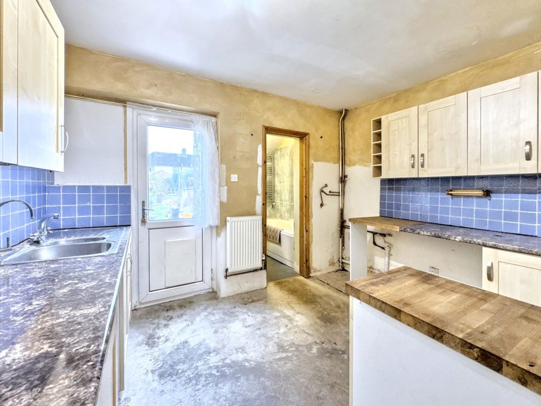 28 Scott Road, Ipswich, Suffolk, IP3 9NS lot image - 2