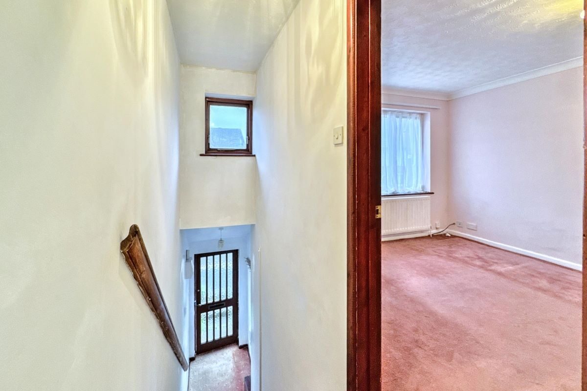 2 Stephen Court, 132 Britannia Road, Ipswich, Suffolk, IP4 5JU lot image - 2