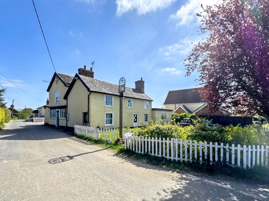 Bakers Arms, The Street, Harkstead, Ipswich, Suffolk, IP9 1BT lot image - 4