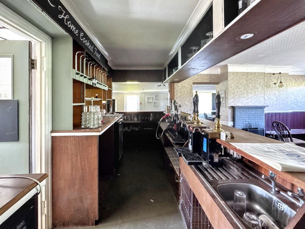 Bakers Arms, The Street, Harkstead, Ipswich, Suffolk, IP9 1BT lot image - 8