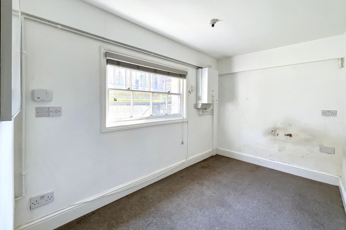 Flat 1, 7 Fonnereau Road, Ipswich, Suffolk, IP1 3JR lot image - 3