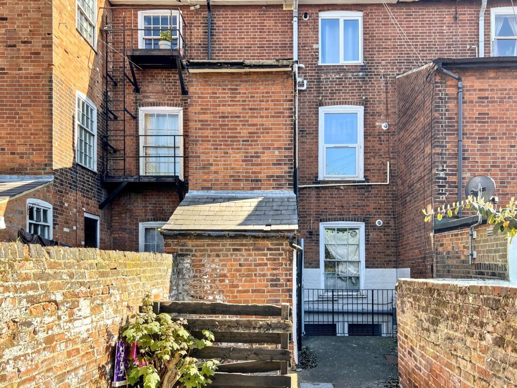 Flat 1, 7 Fonnereau Road, Ipswich, Suffolk, IP1 3JR lot image - 6