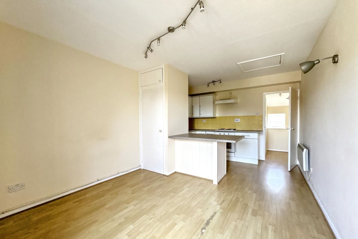 9 Staploe Mews, Soham, Ely, Cambridgeshire, CB7 5JW lot image - 1