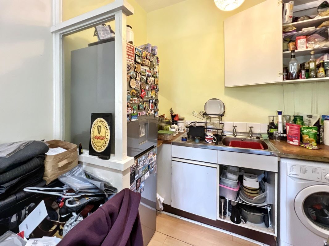 10 Roger Browning House, Maidenburgh Street, Colchester, Essex, CO1 1TT lot image - 5