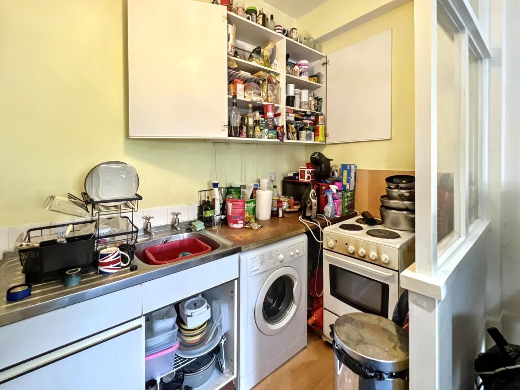 10 Roger Browning House, Maidenburgh Street, Colchester, Essex, CO1 1TT lot image - 7