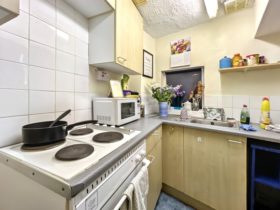 Flats 1 -13, 116 High Street, Hadleigh, Suffolk, IP7 5EL lot image - 2