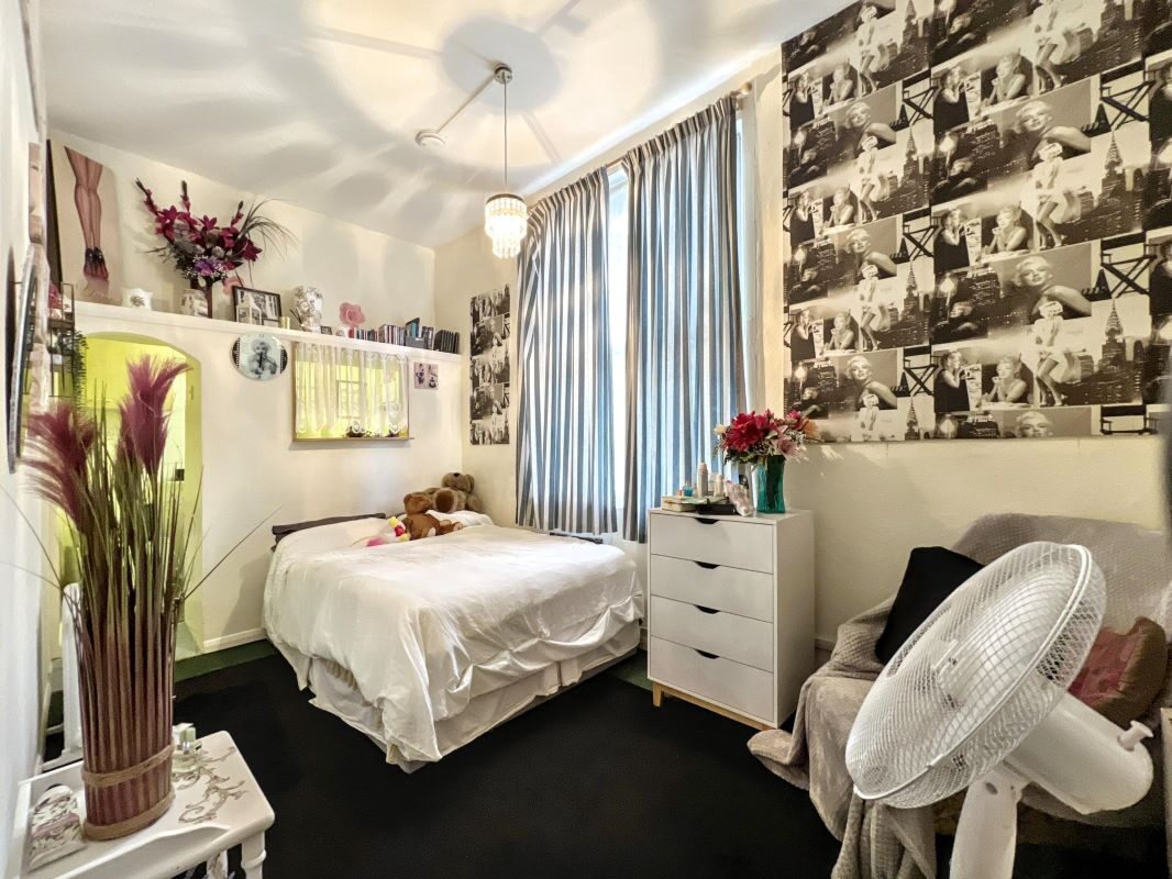 Flats 1 -13, 116 High Street, Hadleigh, Suffolk, IP7 5EL lot image - 5