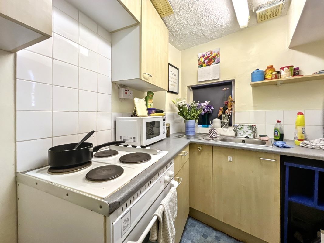 Flats 1 -13, 116 High Street, Hadleigh, Suffolk, IP7 5EL lot image - 6