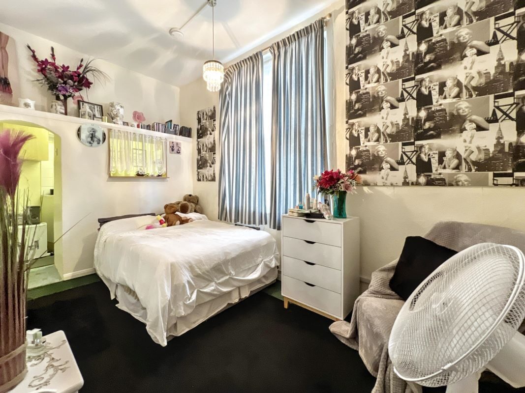 Flats 1 -13, 116 High Street, Hadleigh, Suffolk, IP7 5EL lot image - 7