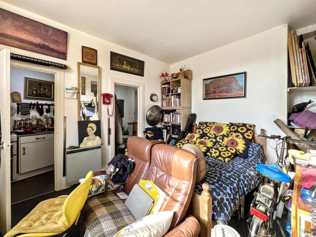 Flats 1 -13, 116 High Street, Hadleigh, Suffolk, IP7 5EL lot image - 8