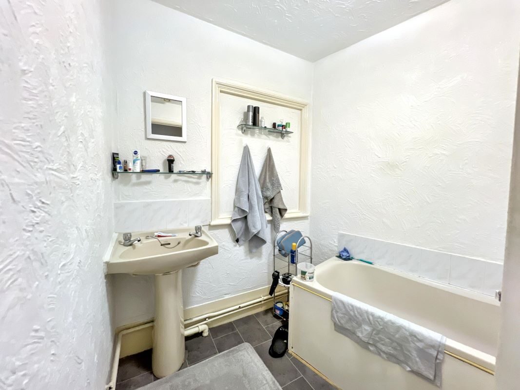 Flats 1 -13, 116 High Street, Hadleigh, Suffolk, IP7 5EL lot image - 17