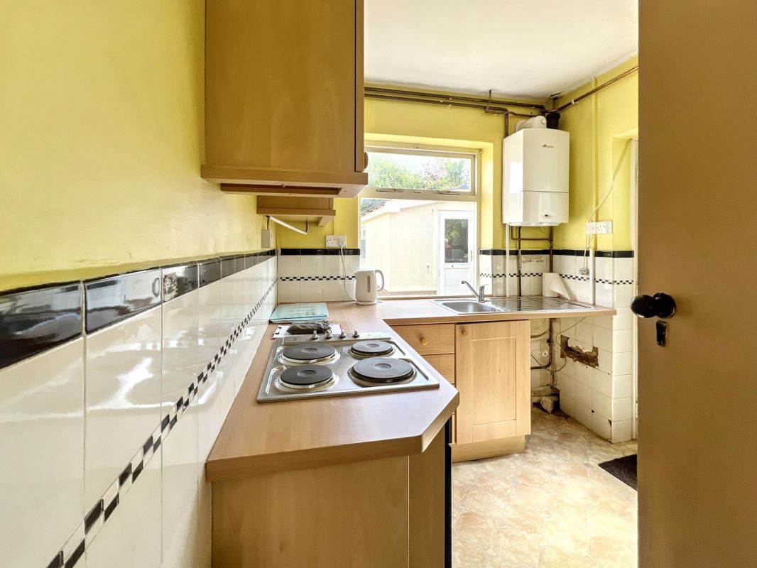 29 Crofton Road, Ipswich, Suffolk, IP4 4QS lot image - 3