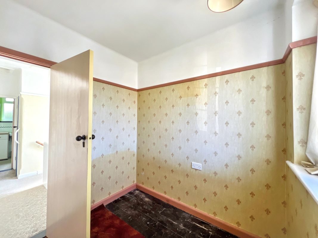 29 Crofton Road, Ipswich, Suffolk, IP4 4QS lot image - 11