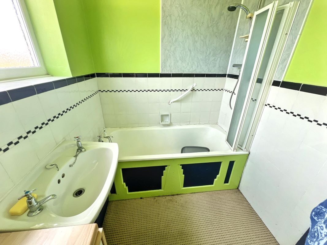 29 Crofton Road, Ipswich, Suffolk, IP4 4QS lot image - 13