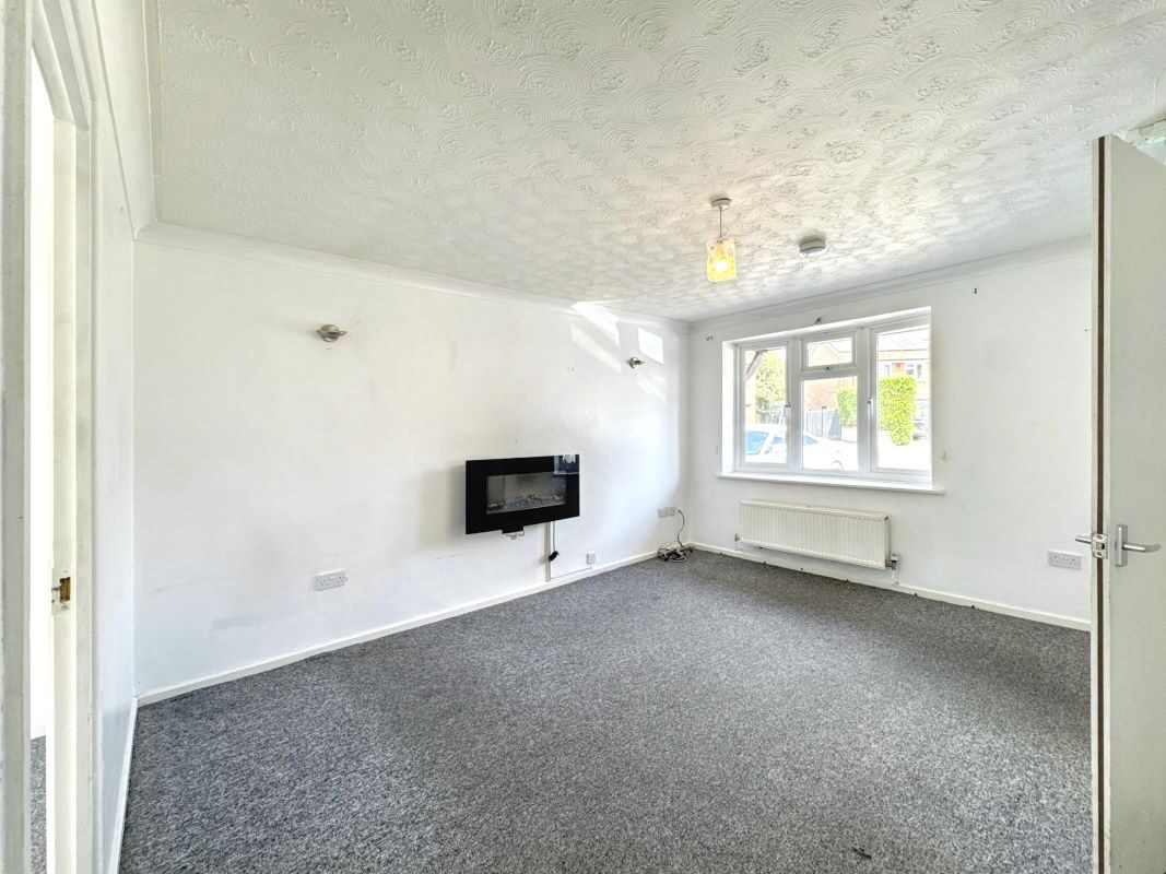 27 Guy Cook Close, Great Cornard, Sudbury, Suffolk, CO10 0JX lot image - 2