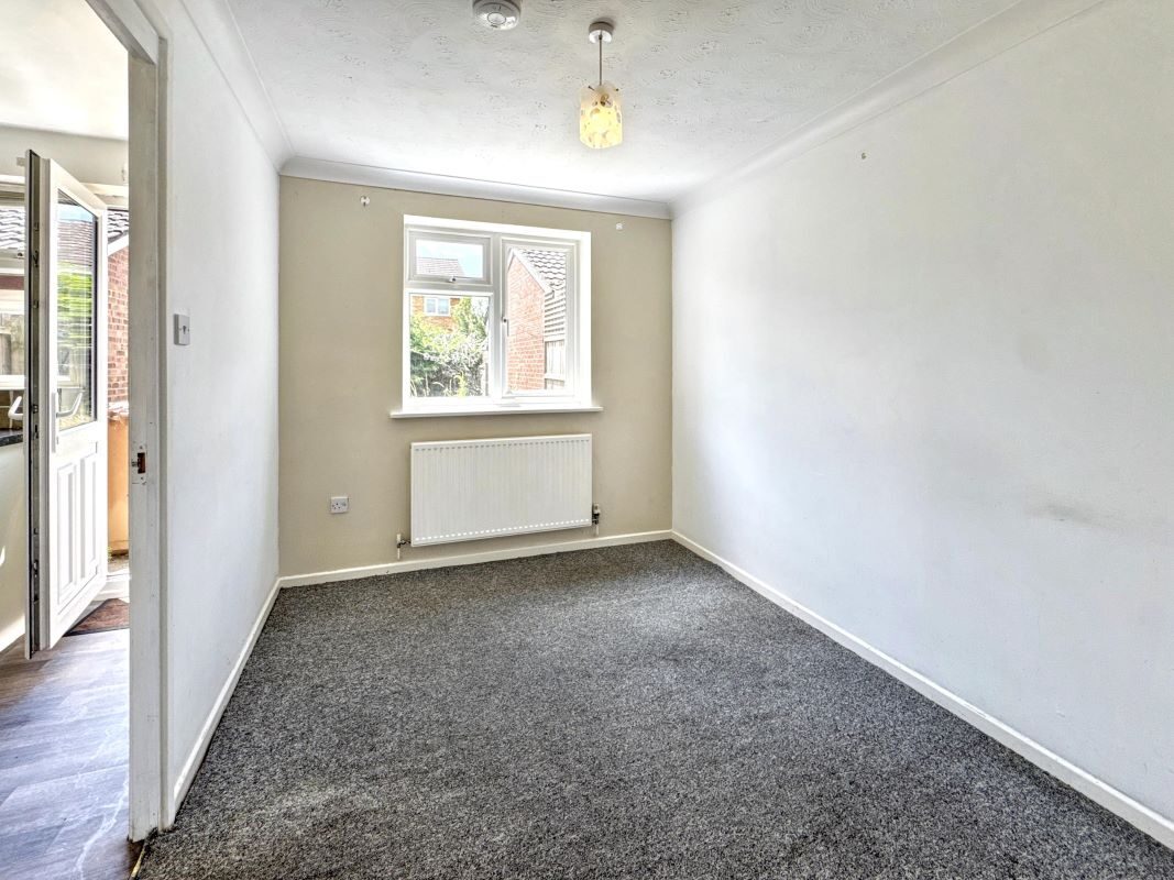 27 Guy Cook Close, Great Cornard, Sudbury, Suffolk, CO10 0JX lot image - 3