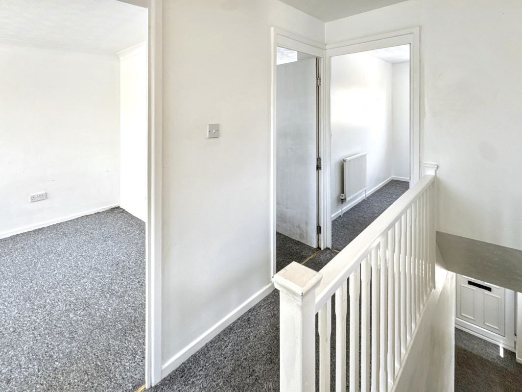 27 Guy Cook Close, Great Cornard, Sudbury, Suffolk, CO10 0JX lot image - 6