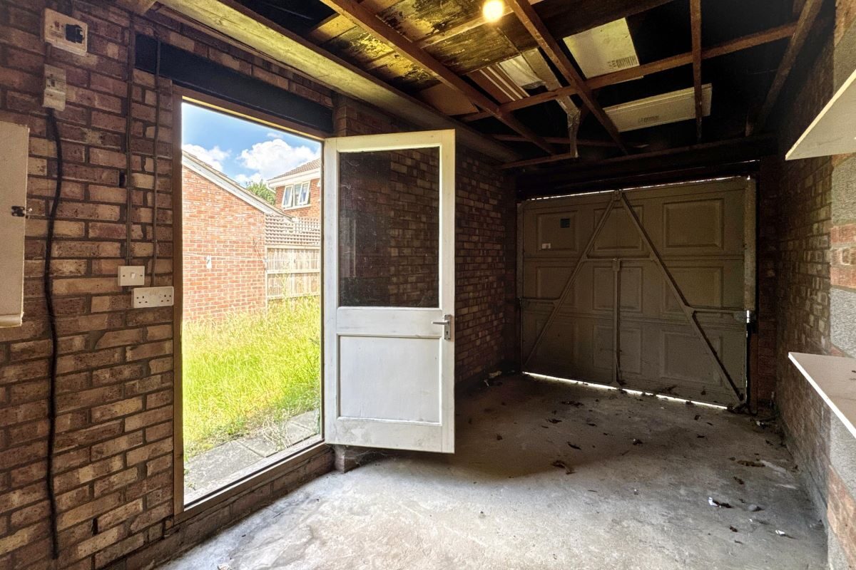 27 Guy Cook Close, Great Cornard, Sudbury, Suffolk, CO10 0JX lot image - 12