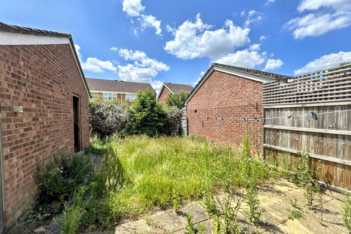 27 Guy Cook Close, Great Cornard, Sudbury, Suffolk, CO10 0JX lot image - 13