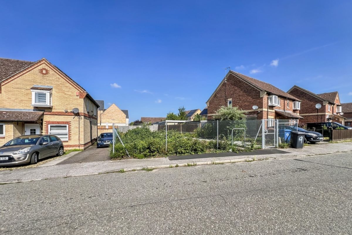 Land adjacent to, 7 Broom Crescent, Ipswich, Suffolk, IP3 0EE lot image - 4