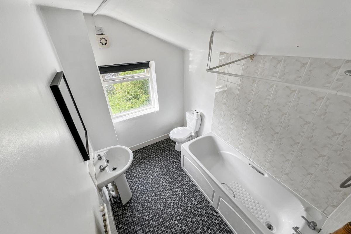 10 Alexandra Road, Ipswich, Suffolk, IP4 2RH lot image - 7