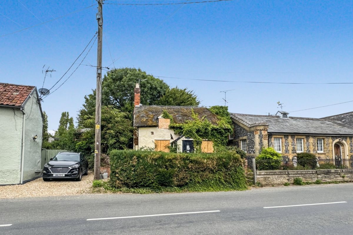 57 North Street, Steeple Bumpstead, Haverhill, Suffolk, CB9 7DP lot image - 2