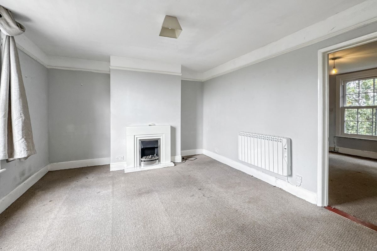 First Floor Flat, 80 Christchurch Street, Ipswich, Suffolk, IP4 2DE lot image - 5