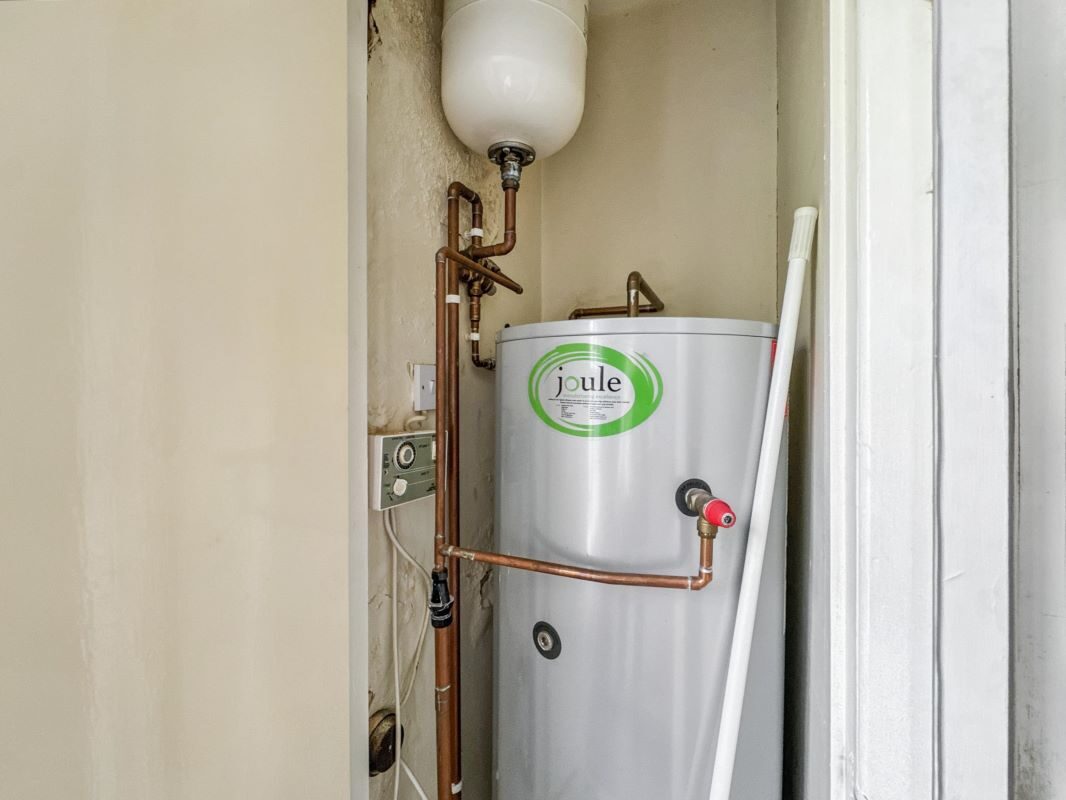 First Floor Flat, 80 Christchurch Street, Ipswich, Suffolk, IP4 2DE lot image - 6