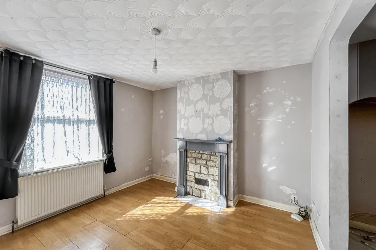 117 Woodbridge Road, Ipswich, Suffolk, IP4 2NJ lot image - 1