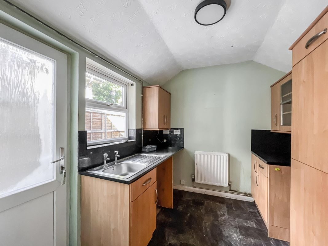 117 Woodbridge Road, Ipswich, Suffolk, IP4 2NJ lot image - 5