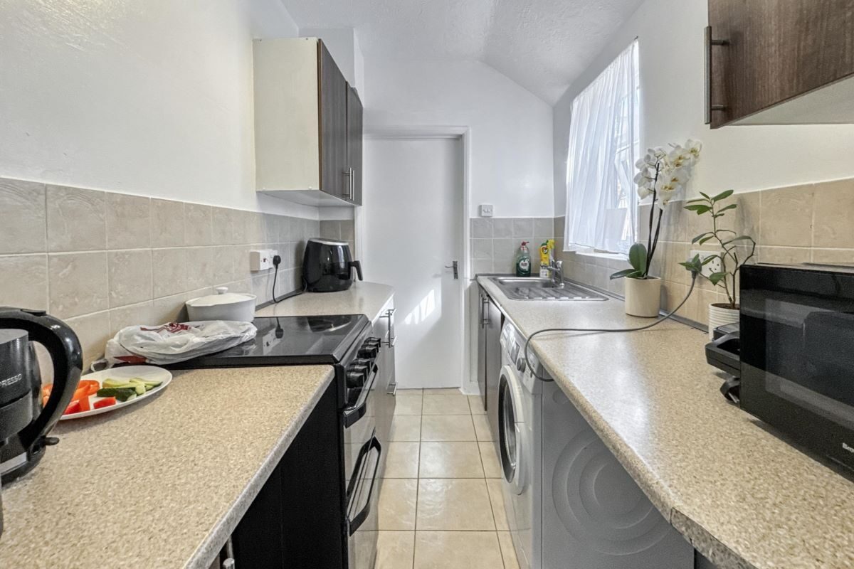 46 Rendlesham Road, Ipswich, Suffolk, IP1 2LY lot image - 3