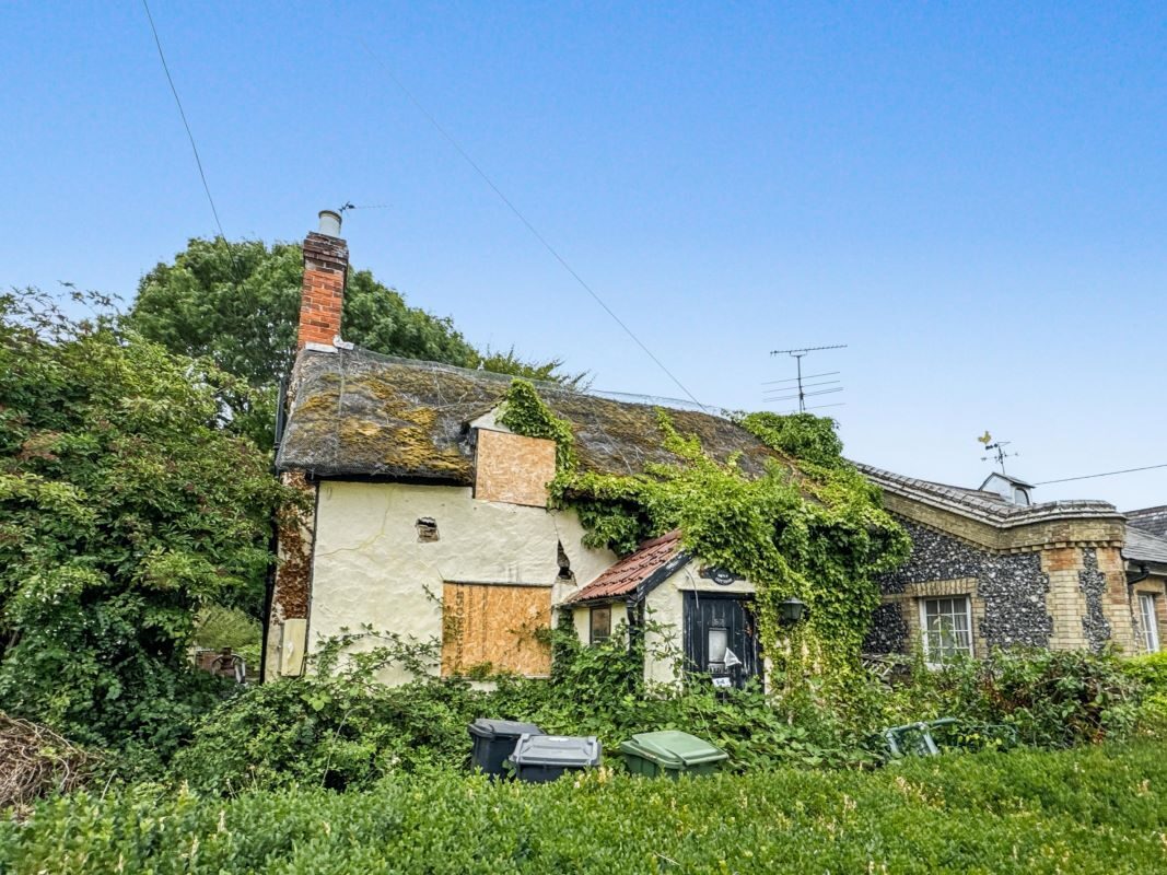 57 North Street, Steeple Bumpstead, Haverhill, Suffolk, CB9 7DP lot image - 2