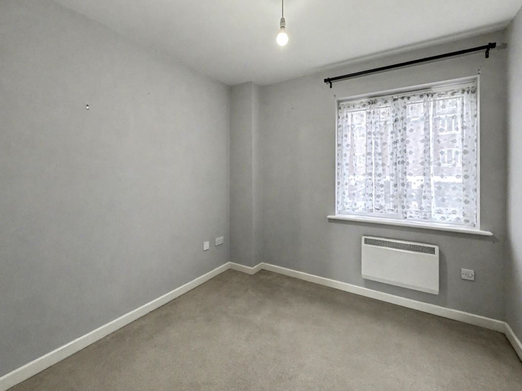 37 Neptune Square, Ipswich, Suffolk, IP4 1QH lot image - 6