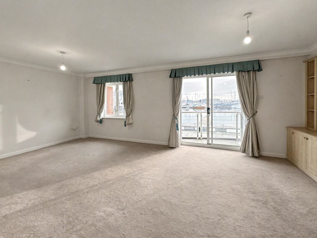 37 Neptune Square, Ipswich, Suffolk, IP4 1QH lot image - 9