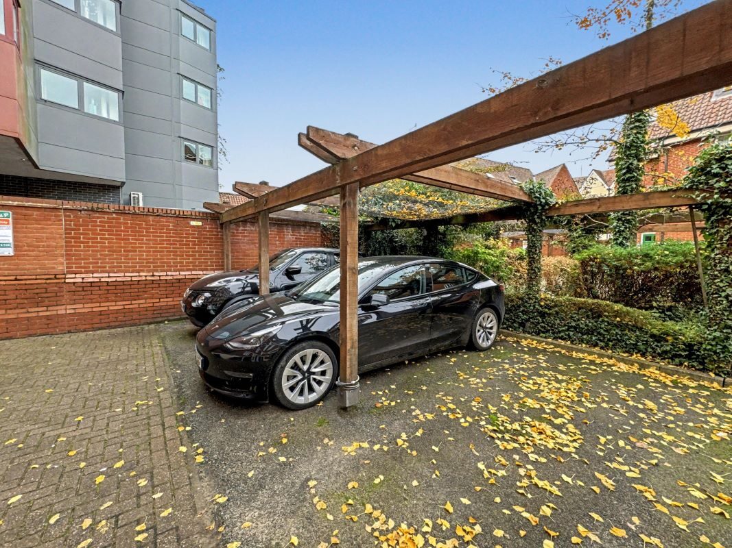 37 Neptune Square, Ipswich, Suffolk, IP4 1QH lot image - 16