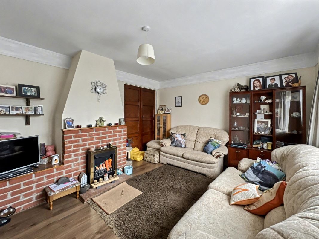 486 Bramford Lane, Ipswich, Suffolk, IP1 5JY lot image - 1