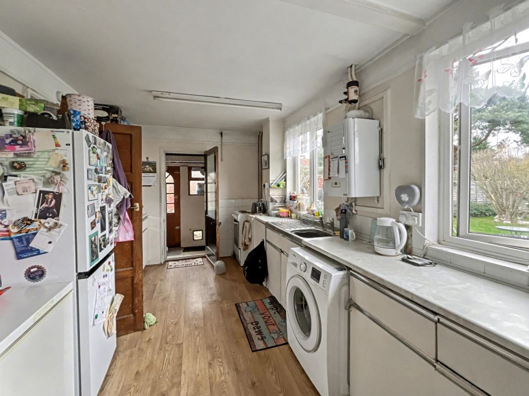 486 Bramford Lane, Ipswich, Suffolk, IP1 5JY lot image - 3