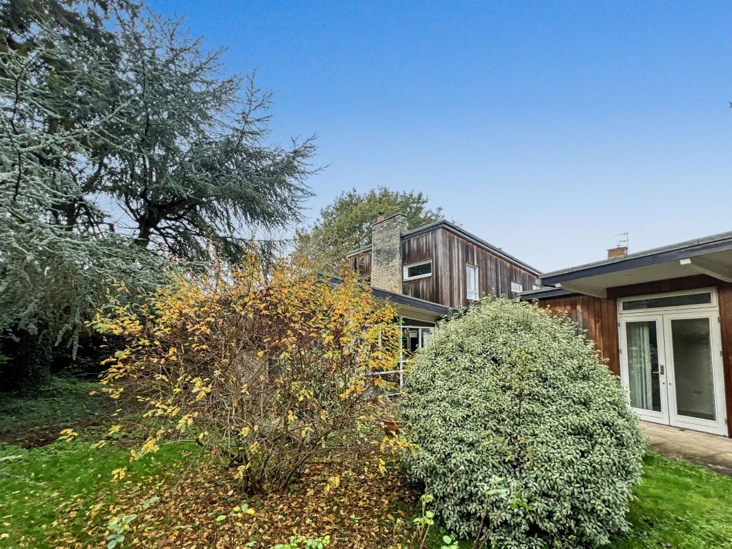 6 The Avenue, Ipswich, Suffolk, IP1 3SY lot image - 2