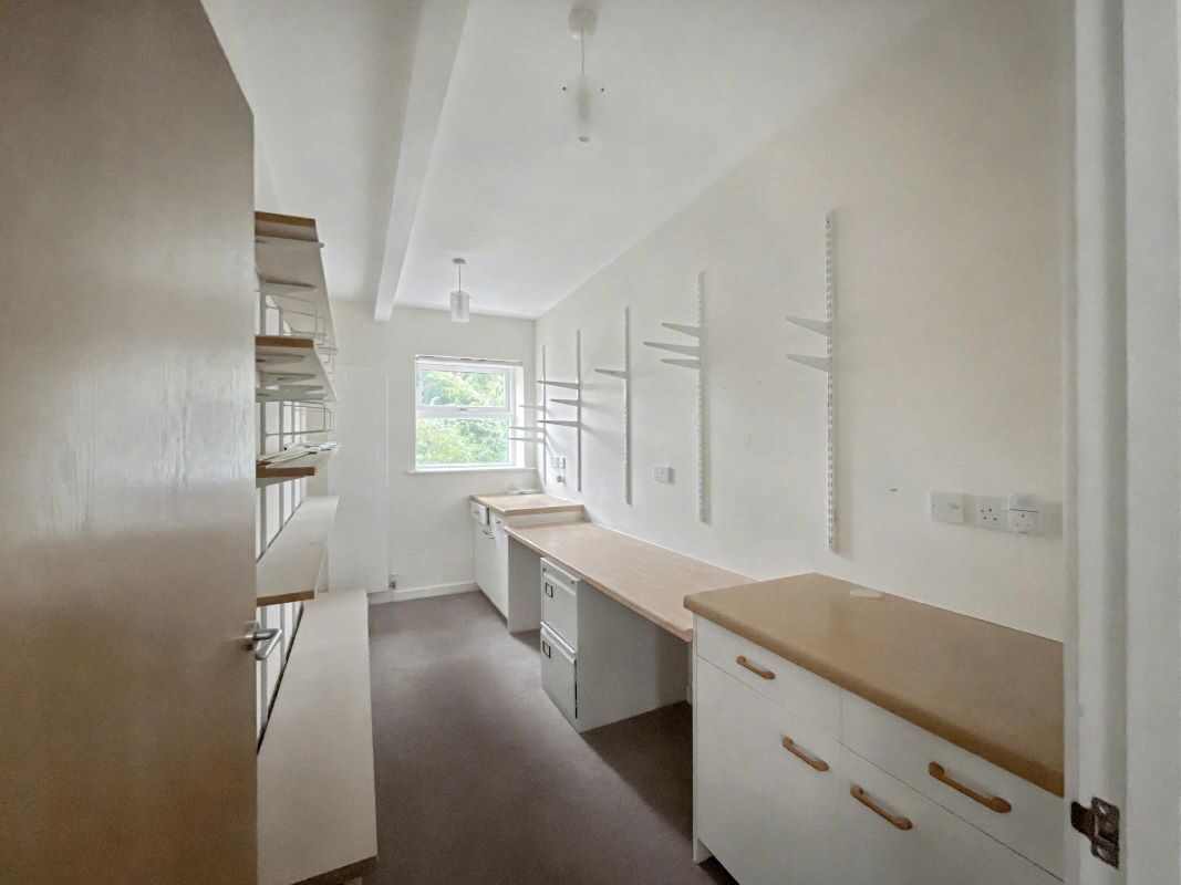 6 The Avenue, Ipswich, Suffolk, IP1 3SY lot image - 16