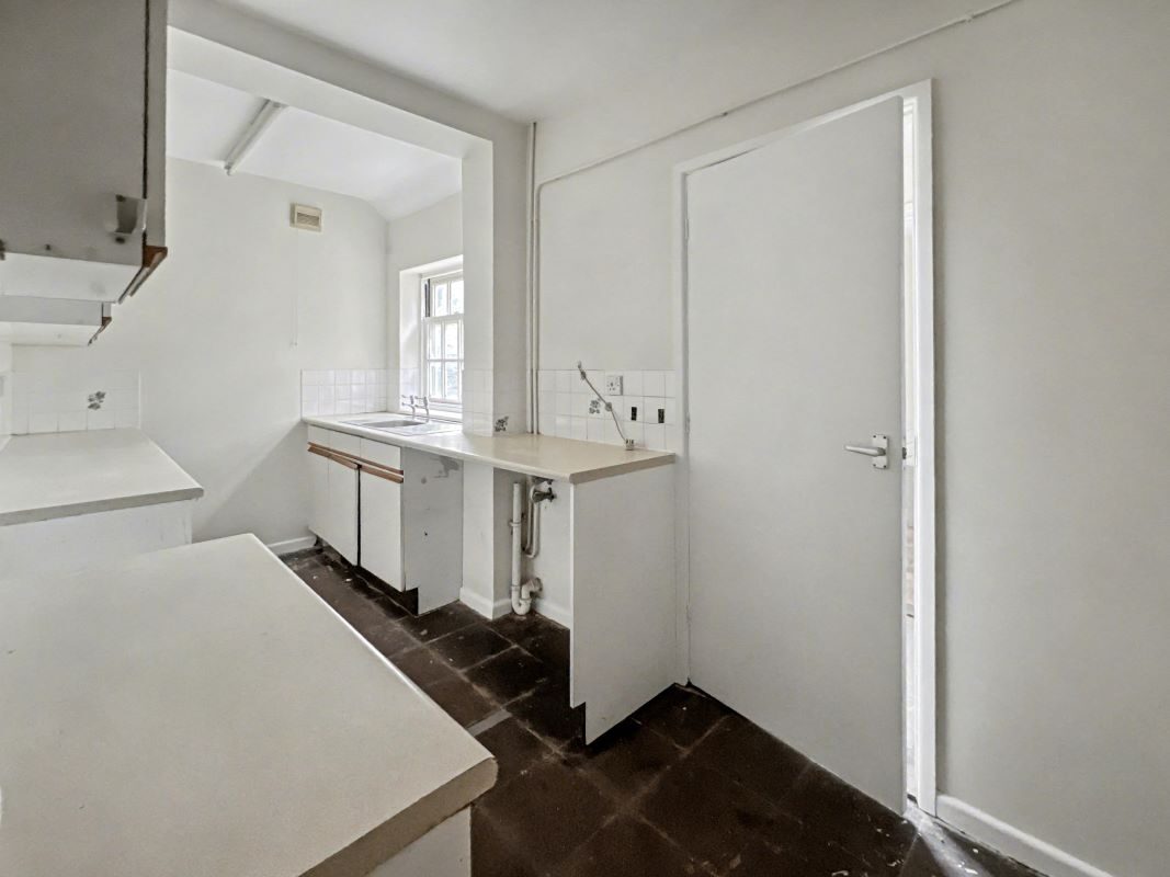 16 & 16A Park Road, Ipswich, Suffolk, IP1 3ST lot image - 10