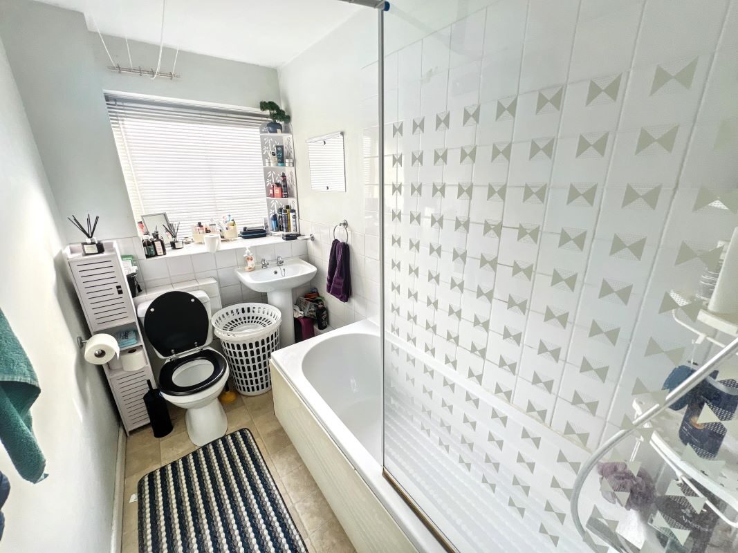 14 Norwich Court, Chevallier Street, Ipswich, Suffolk, IP1 2PA lot image - 2