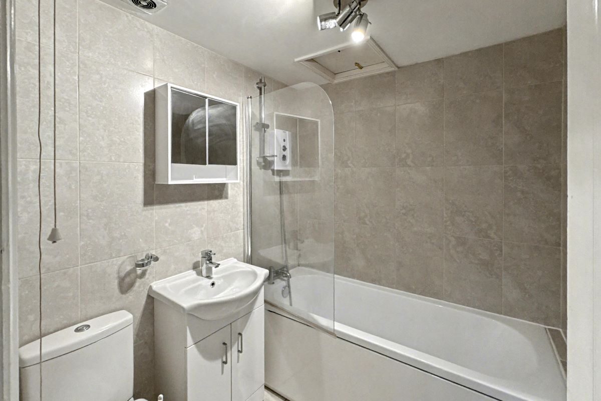 Flat 2, 78 Orford Street, Ipswich, Suffolk, IP1 3PE lot image - 7