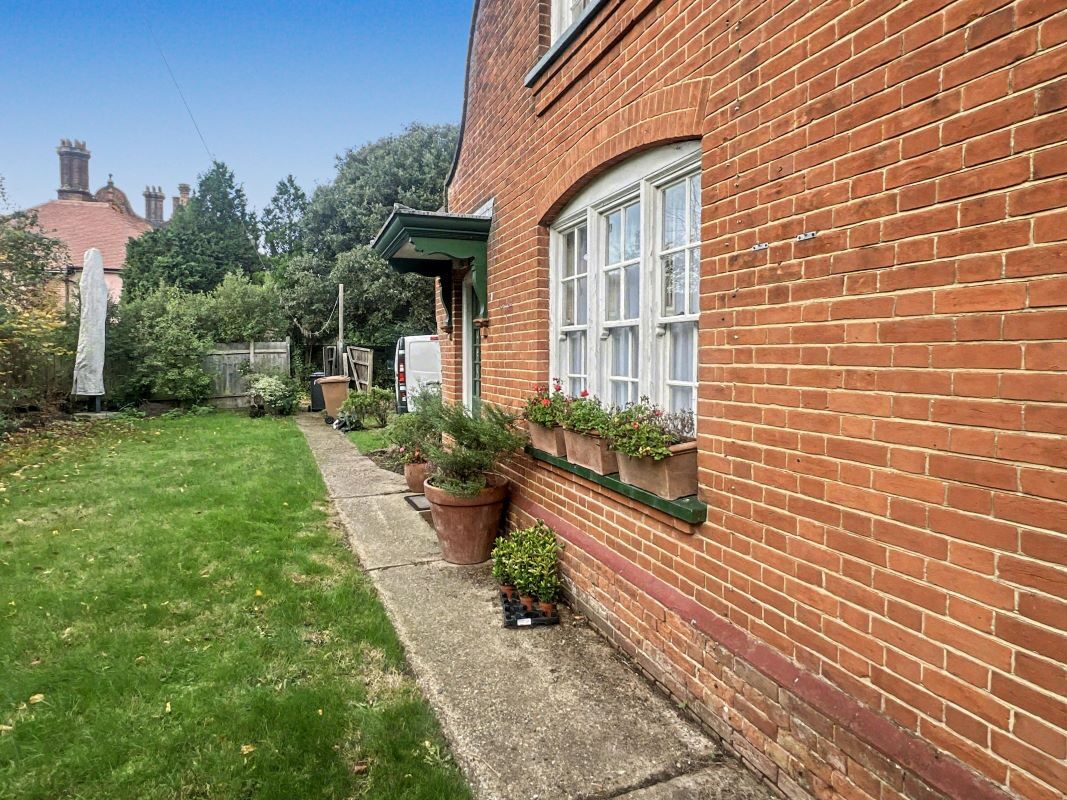 16 & 16A Park Road, Ipswich, Suffolk, IP1 3ST lot image - 8