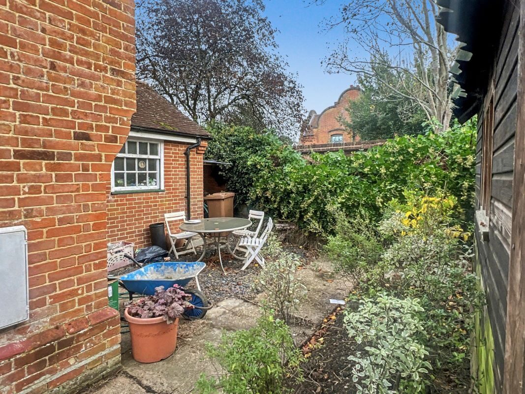 16 & 16A Park Road, Ipswich, Suffolk, IP1 3ST lot image - 9